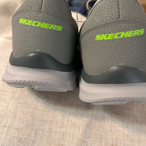 Men’s Skechers Equalizer Persist Slip On - Picture 4 of 8